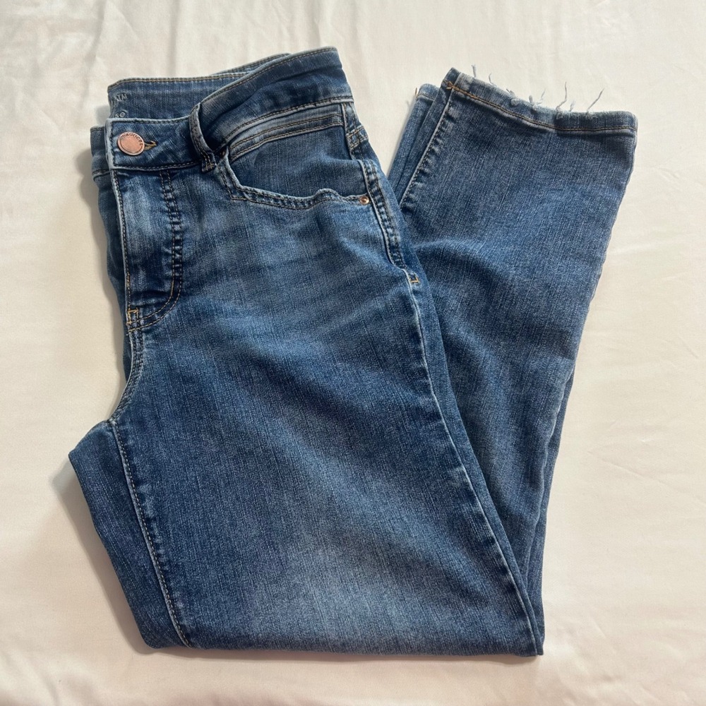 Maurices Everflex High Rise Straight Leg Jeans Medium Wash Raw Hem Size 8 Reg